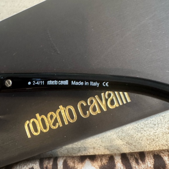 Roberto Cavalli Black Sunglasses - Picture 4 of 4